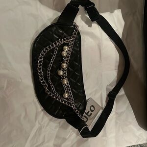 Black Fanny pack, never used